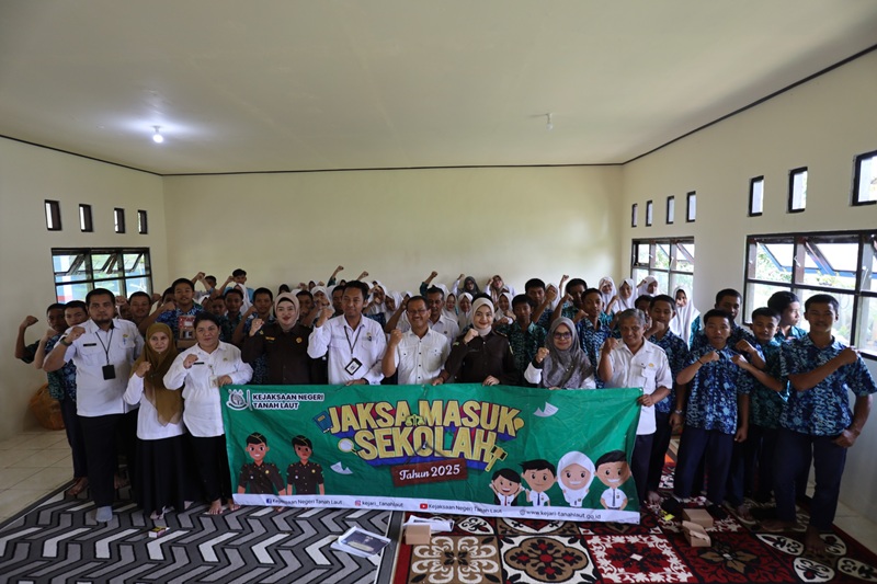 Jaksa Masuk Sekolah